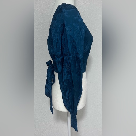 Band of the Free Camille Teal Satin Crossover Crop Top Size Small NWT - Picture 4 of 9